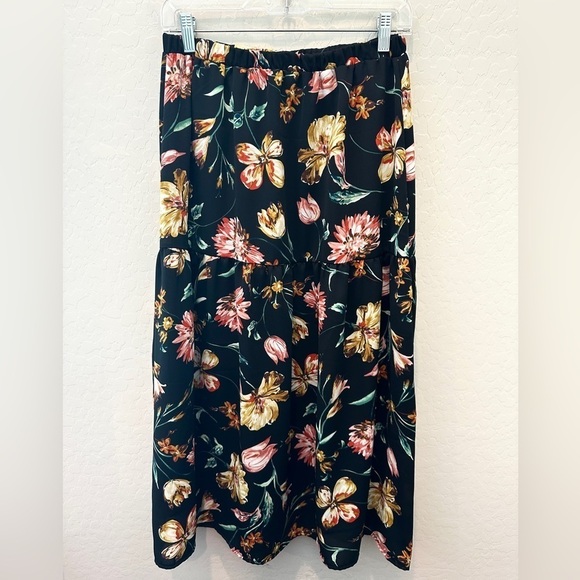 DOWNEAST | Black Romantic Floral Tiered Boho Peasant Midi Skirt | Medium - Picture 3 of 5